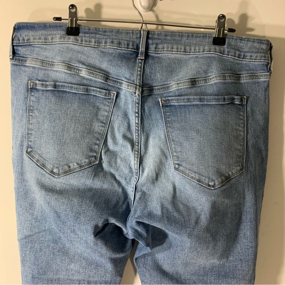 Old Navy Rockstar Super skinny Jeans - Picture 6 of 8